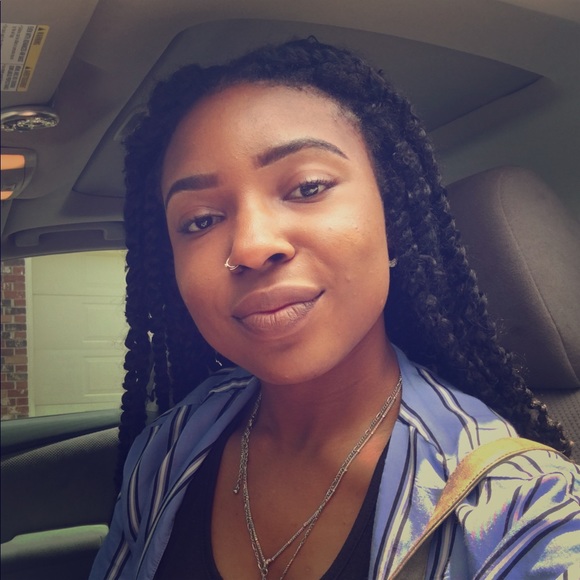 Meet your Posher, Danielle - Picture 1 of 1
